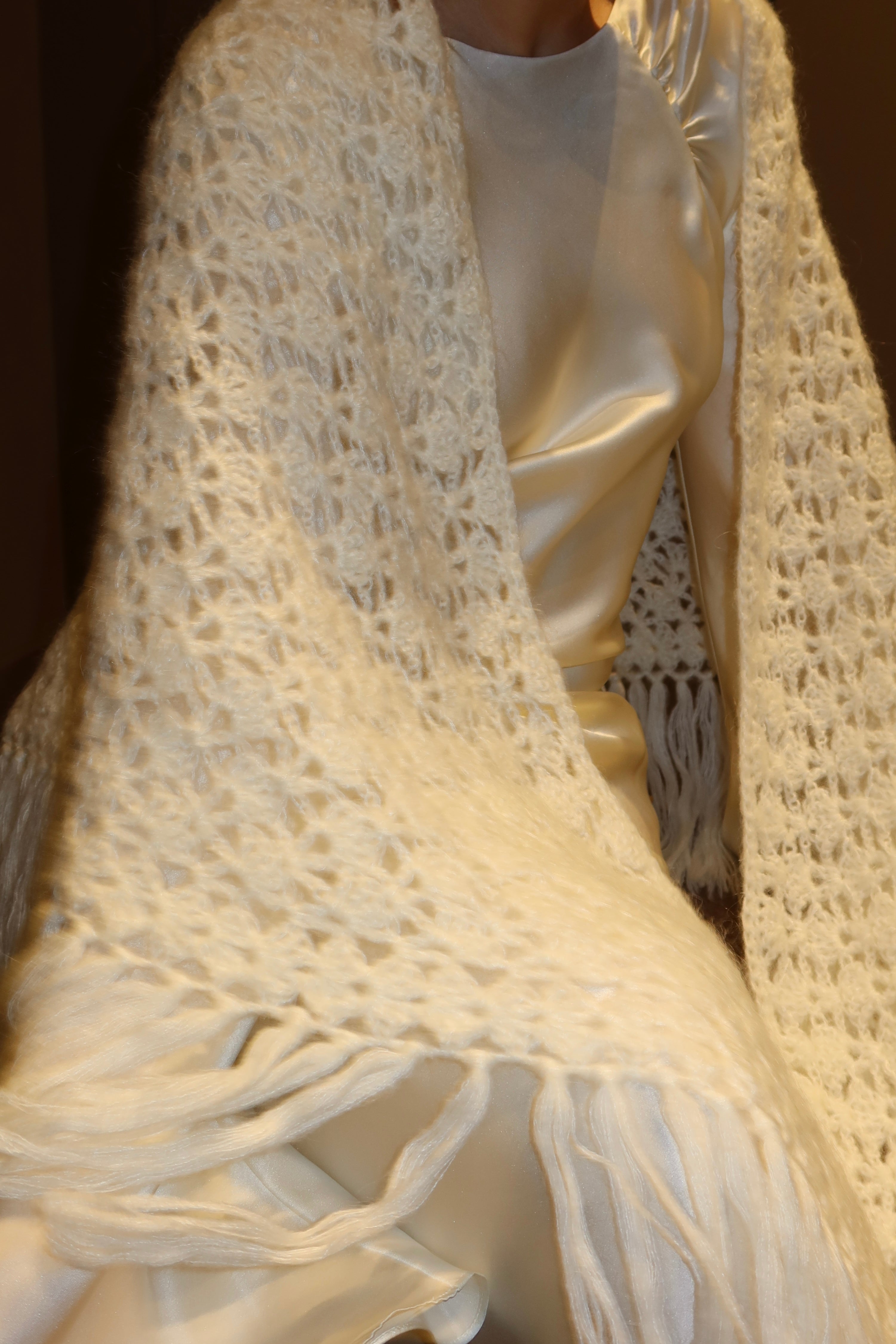 GLORIOSA MOHAIR SHAWL , white